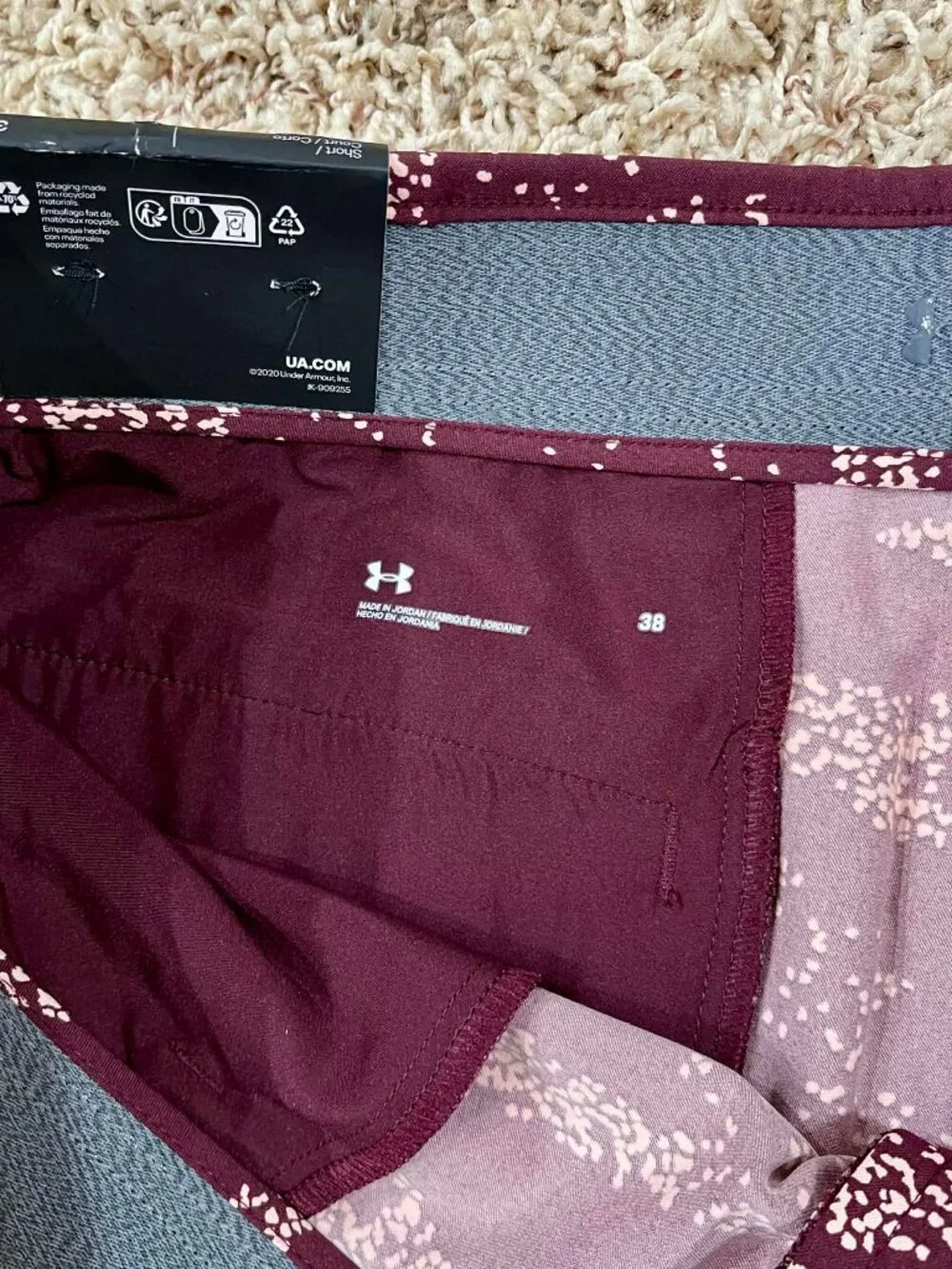 Under Armour Men’s Golf Printed Athletic Shorts Burgundy, Size 38 (New)